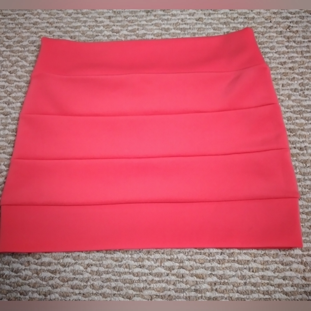 Foreign Exchange skirt